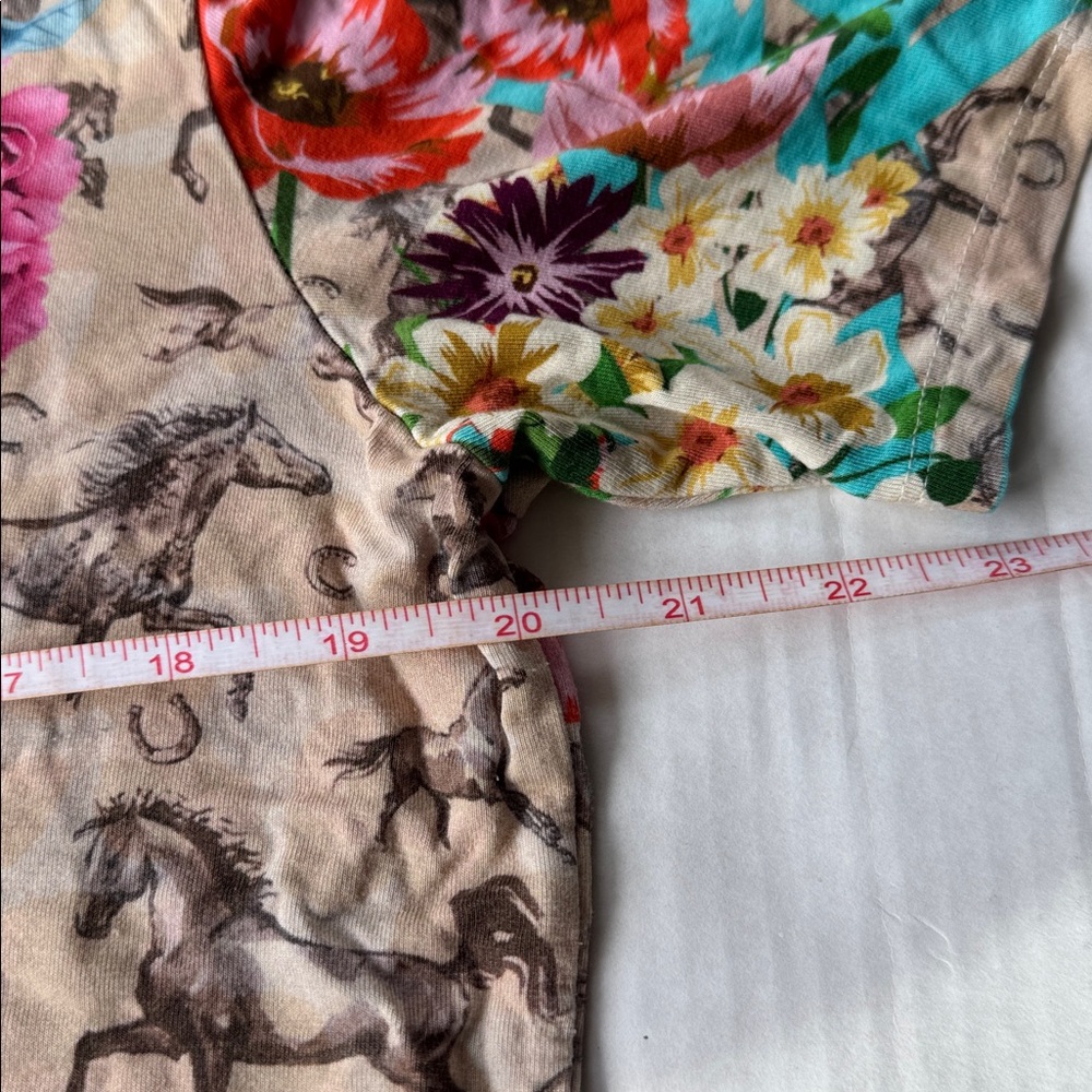 Johnny Was Multicolor Floral Short Sleeve V-Neck Tee - Picture 5 of 8